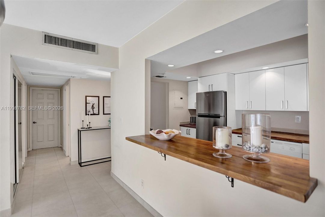 出租: $2,950 (2 贝兹, 2 浴室, 1537 平方英尺)