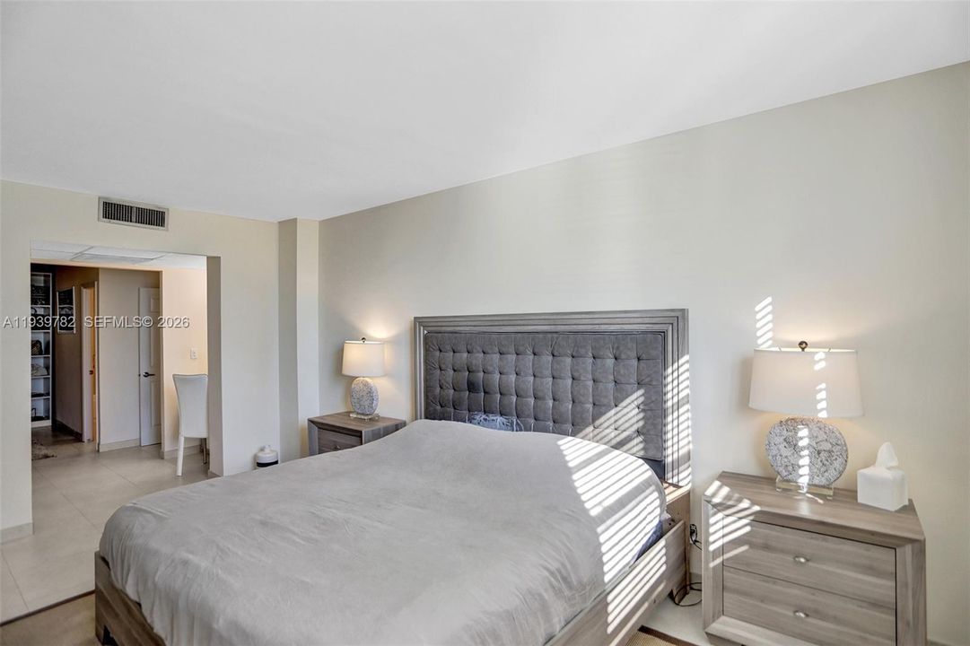 出租: $2,950 (2 贝兹, 2 浴室, 1537 平方英尺)