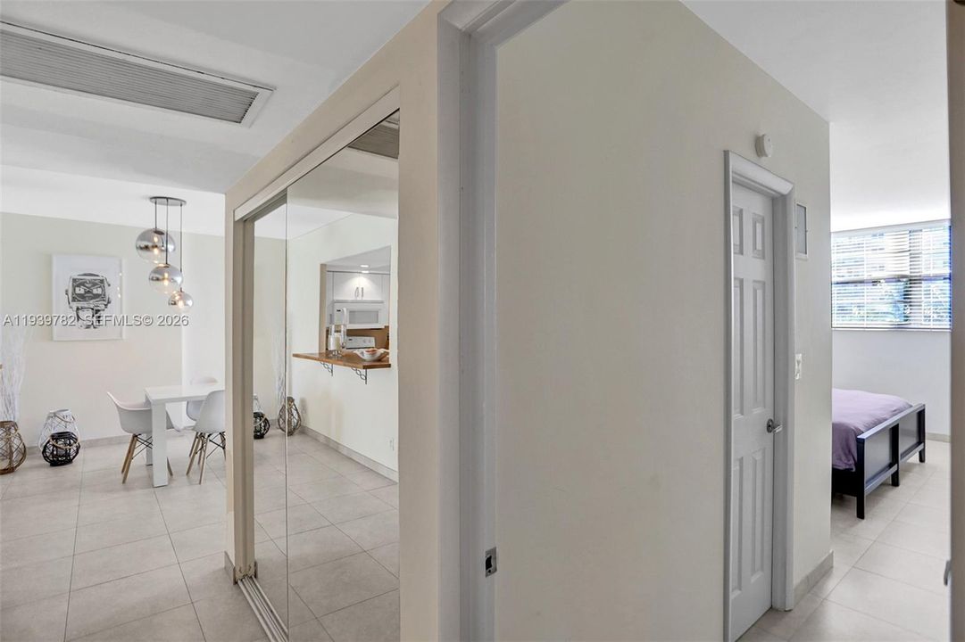 出租: $2,950 (2 贝兹, 2 浴室, 1537 平方英尺)