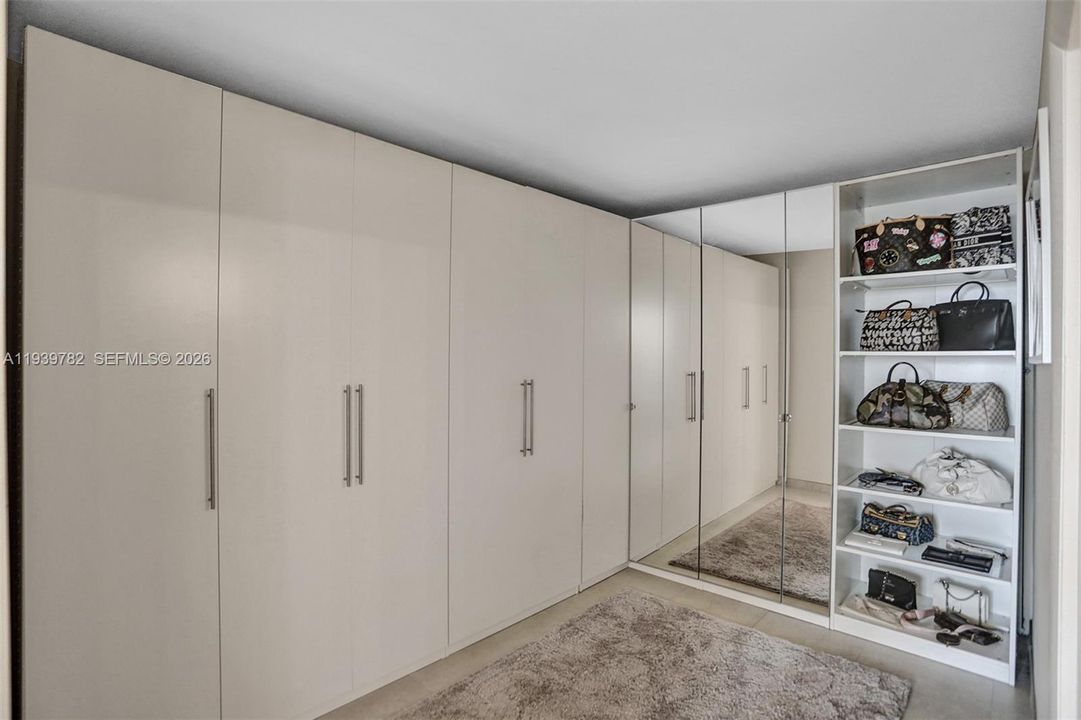 出租: $2,950 (2 贝兹, 2 浴室, 1537 平方英尺)