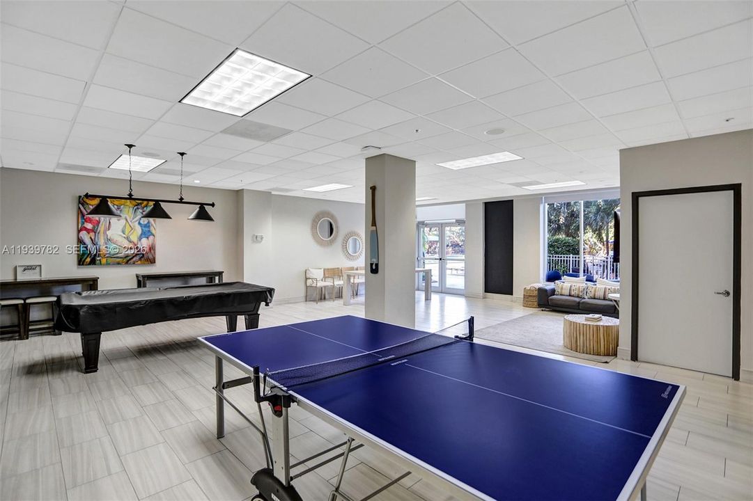 出租: $2,950 (2 贝兹, 2 浴室, 1537 平方英尺)