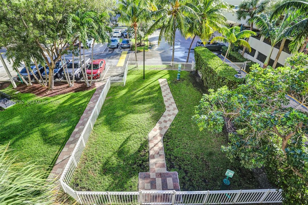 出租: $2,950 (2 贝兹, 2 浴室, 1537 平方英尺)