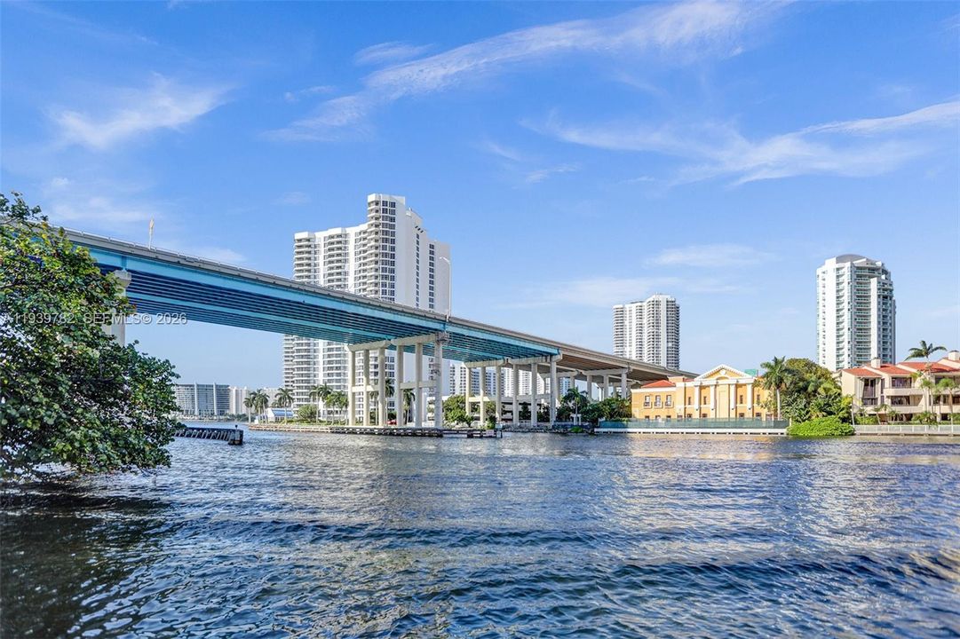 出租: $2,950 (2 贝兹, 2 浴室, 1537 平方英尺)