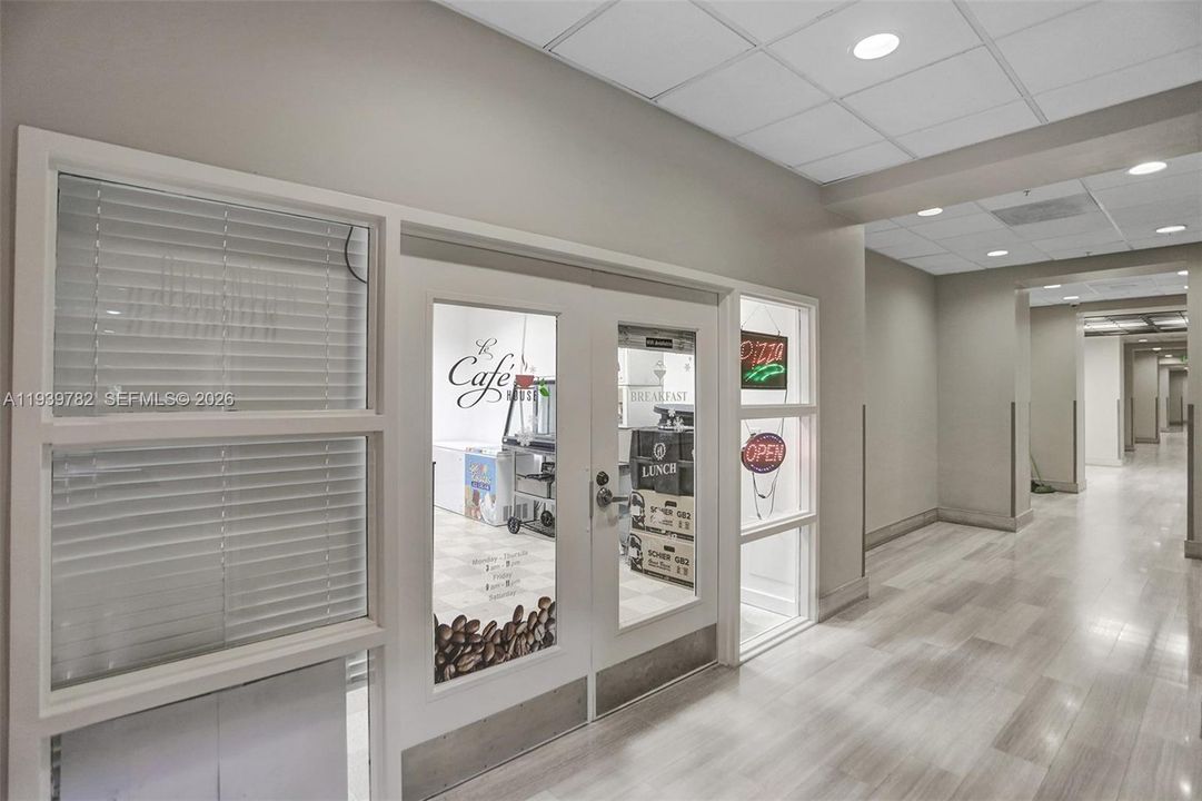 出租: $2,950 (2 贝兹, 2 浴室, 1537 平方英尺)