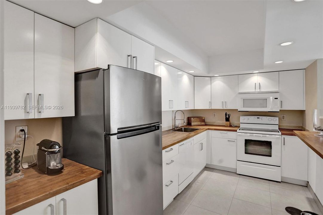 出租: $2,950 (2 贝兹, 2 浴室, 1537 平方英尺)