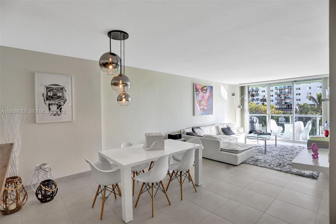 出租: $2,950 (2 贝兹, 2 浴室, 1537 平方英尺)