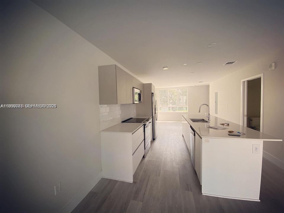 En Venta: $425,000 (2 camas, 2 baños, 1325 Pies cuadrados)