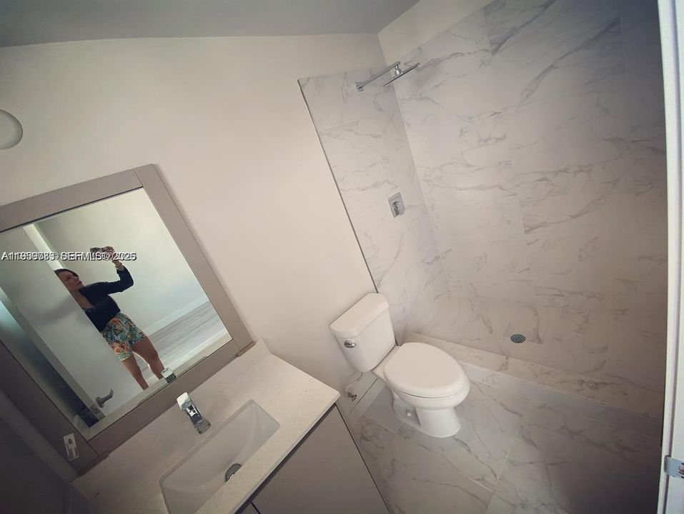 En Venta: $425,000 (2 camas, 2 baños, 1325 Pies cuadrados)