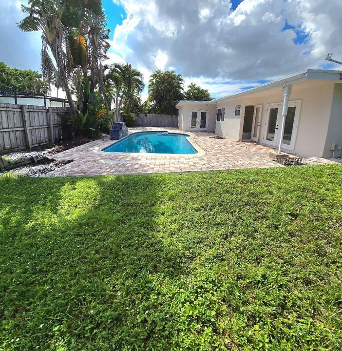 В аренду: $3,500 (3 спален, 2 ванн, 1266 Квадратных фут)