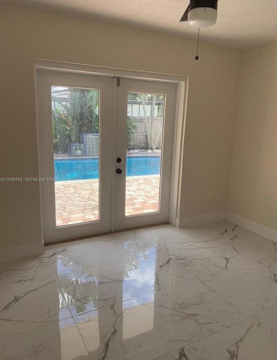 В аренду: $3,500 (3 спален, 2 ванн, 1266 Квадратных фут)