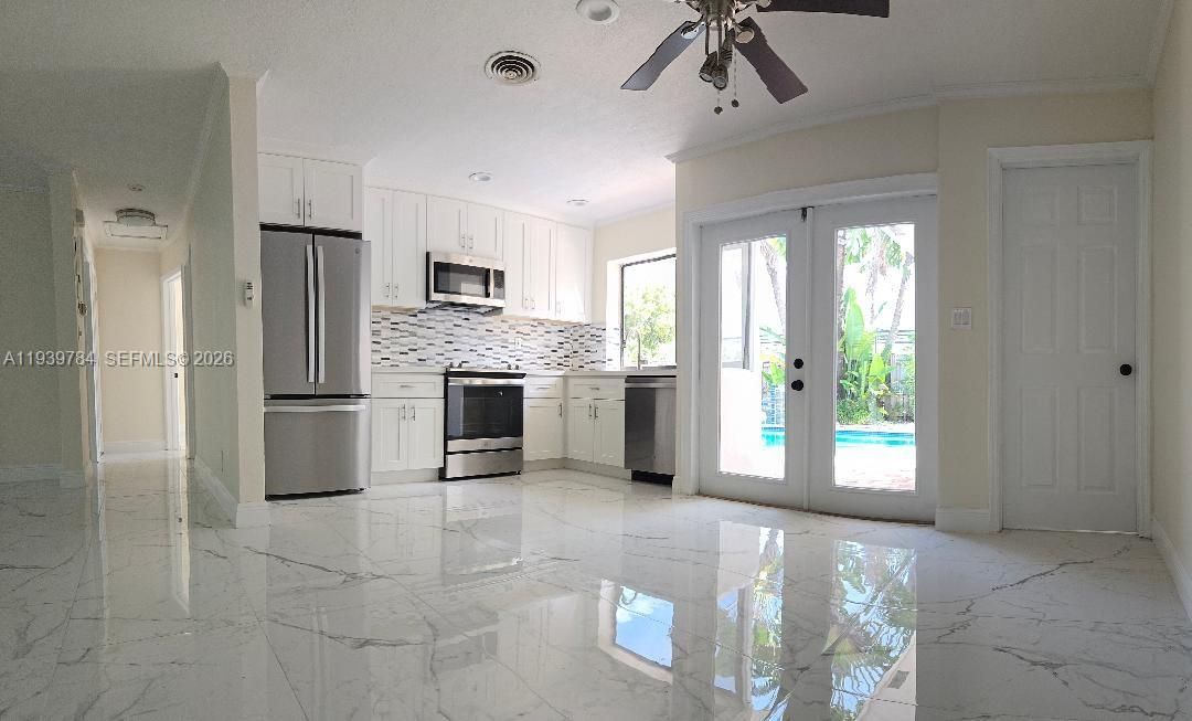 В аренду: $3,500 (3 спален, 2 ванн, 1266 Квадратных фут)