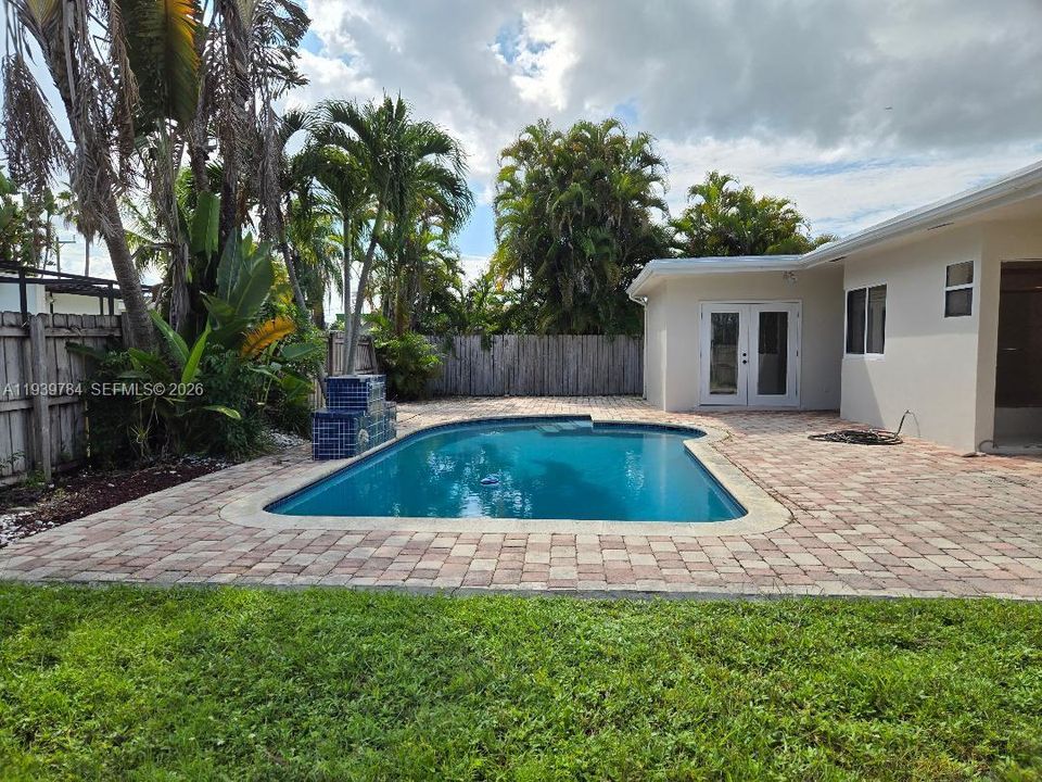 В аренду: $3,500 (3 спален, 2 ванн, 1266 Квадратных фут)