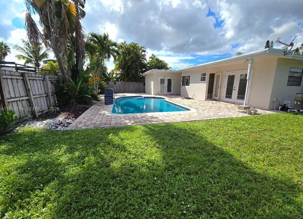 В аренду: $3,500 (3 спален, 2 ванн, 1266 Квадратных фут)