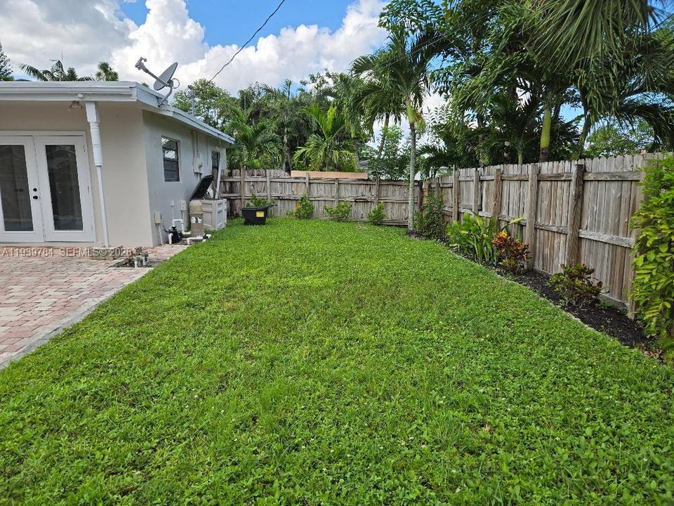 В аренду: $3,500 (3 спален, 2 ванн, 1266 Квадратных фут)