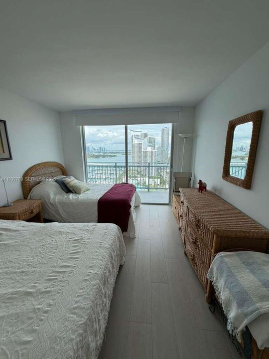 待售: $1,450,000 (2 贝兹, 2 浴室, 1130 平方英尺)