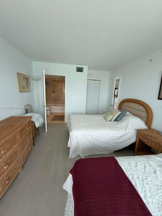 待售: $1,450,000 (2 贝兹, 2 浴室, 1130 平方英尺)