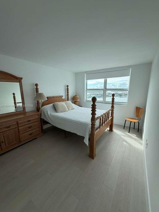 待售: $1,450,000 (2 贝兹, 2 浴室, 1130 平方英尺)