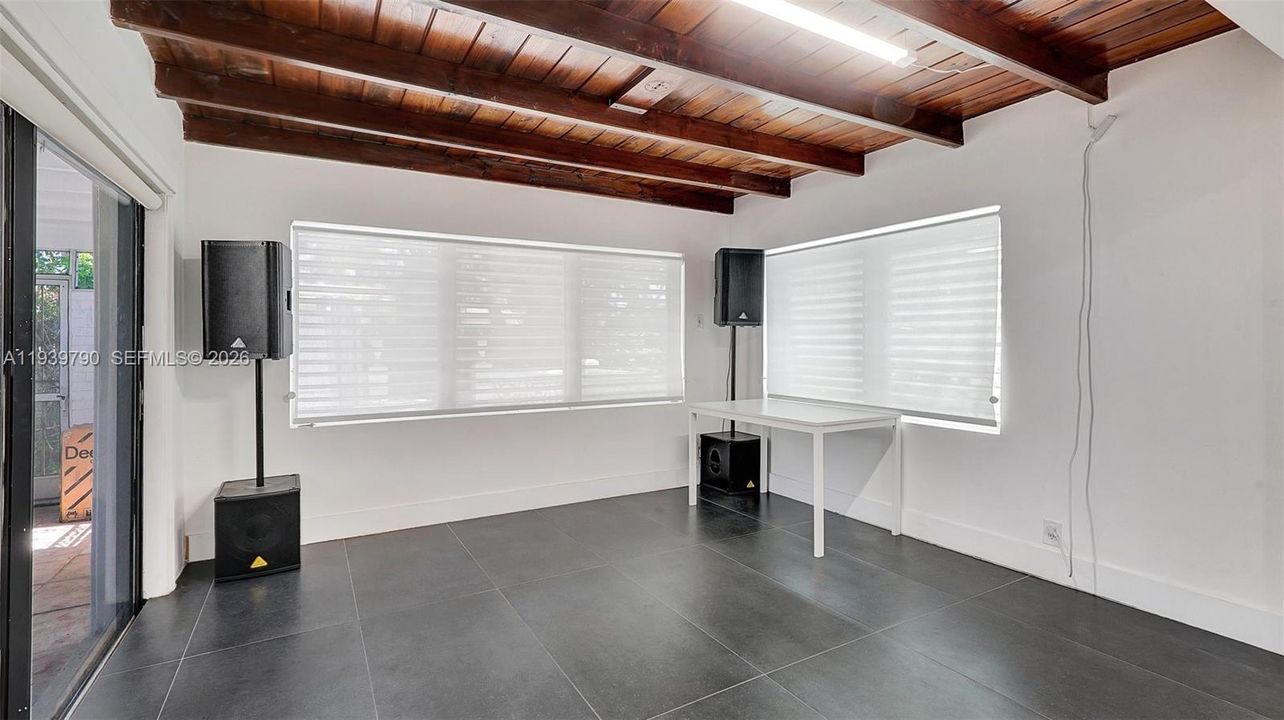 En Venta: $540,000 (3 camas, 1 baños, 0 Pies cuadrados)