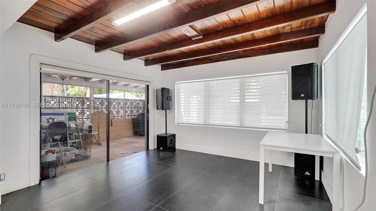 En Venta: $540,000 (3 camas, 1 baños, 0 Pies cuadrados)