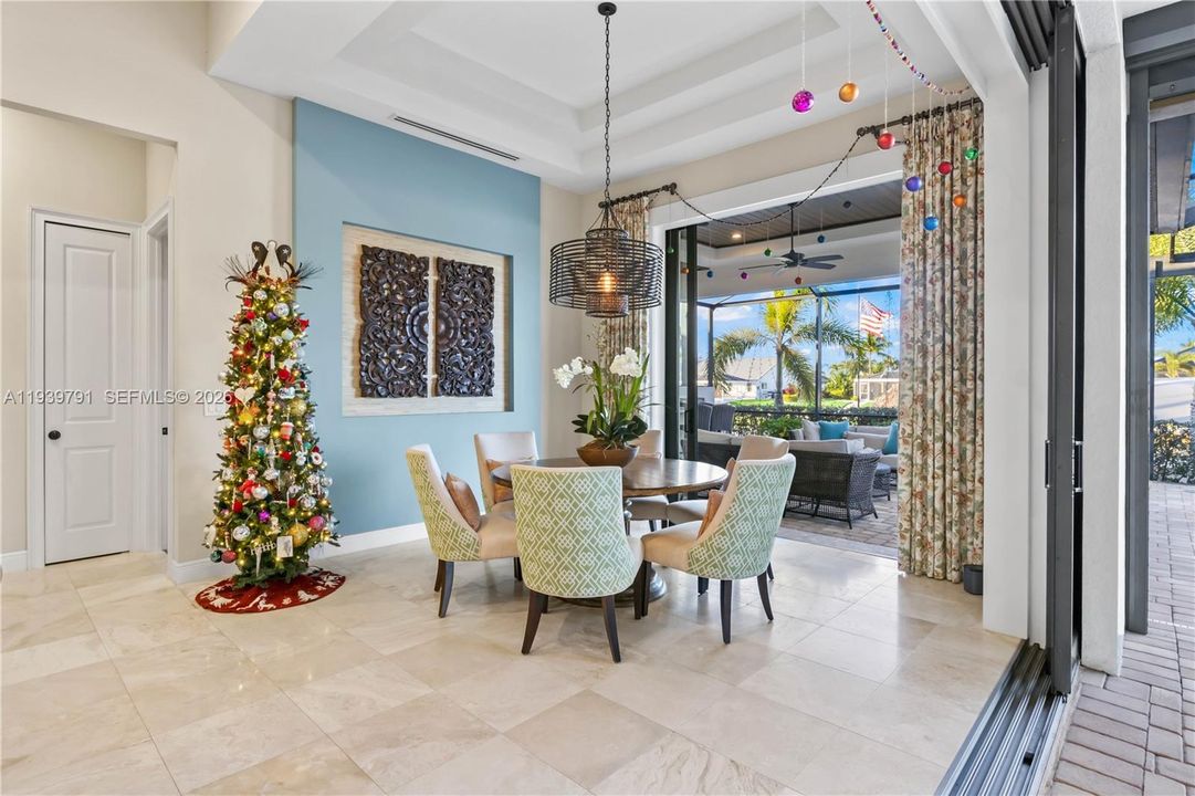 Elegant dining area with natural illumination, ideal for hosting memorable gatherings.