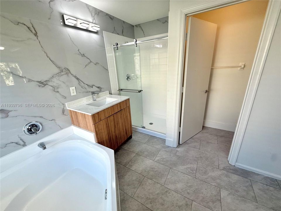 待售: $777,777 (4 贝兹, 2 浴室, 2491 平方英尺)