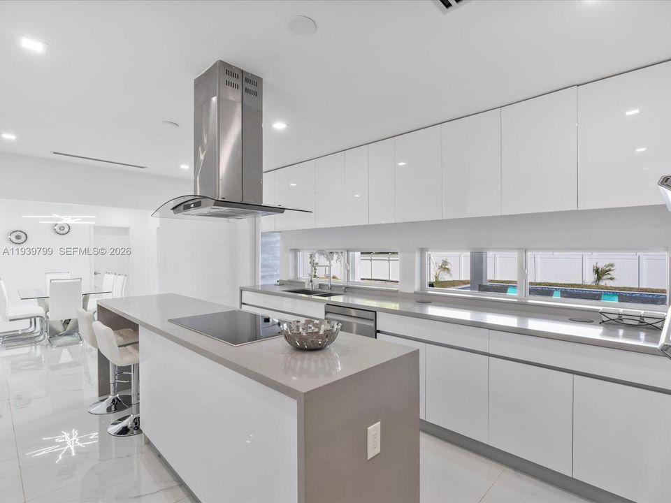 待售: $1,250,000 (4 贝兹, 3 浴室, 1890 平方英尺)