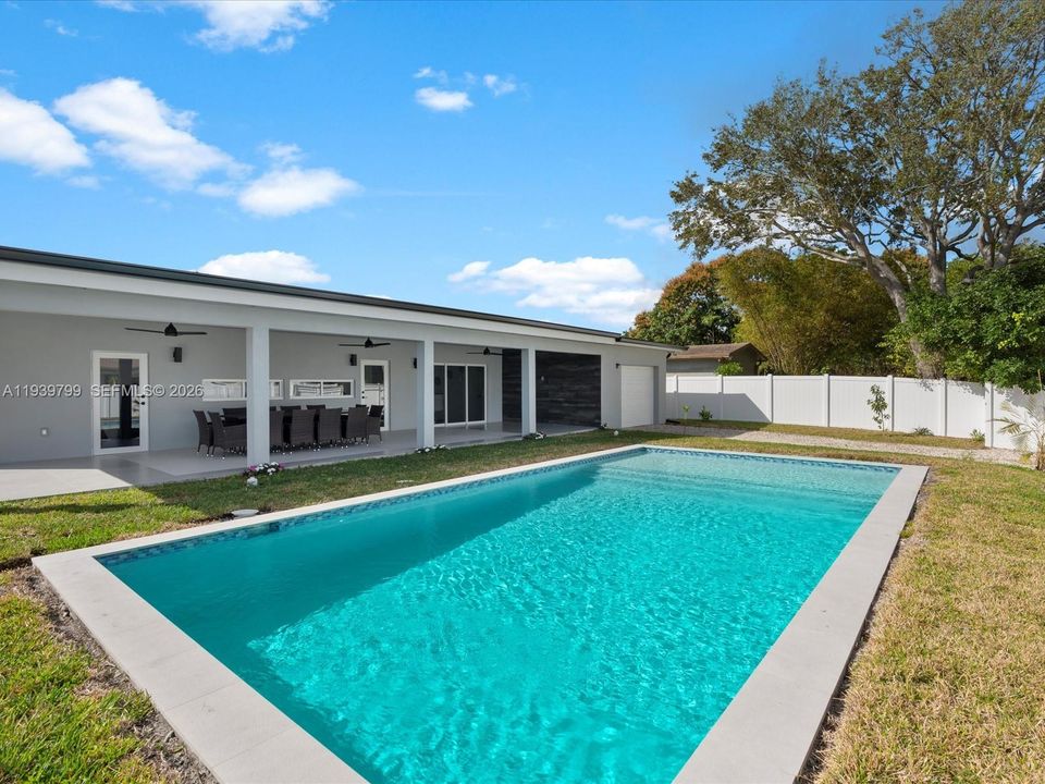 待售: $1,250,000 (4 贝兹, 3 浴室, 1890 平方英尺)