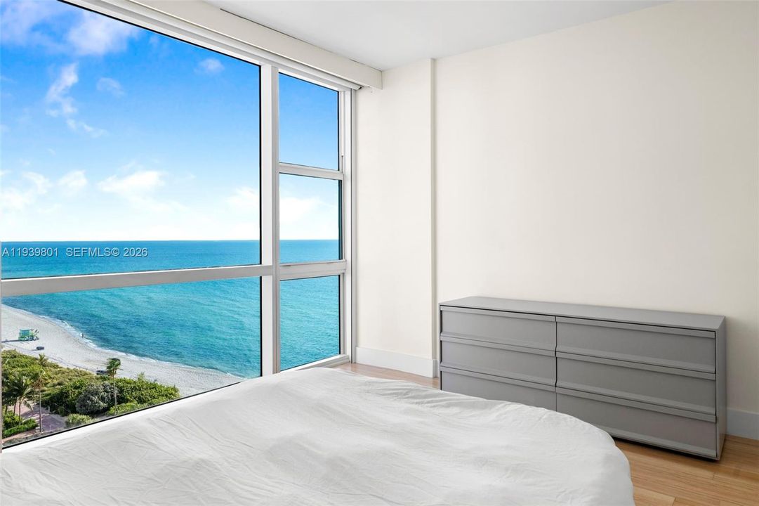 For Rent: $8,100 (1 beds, 1 baths, 993 Square Feet)