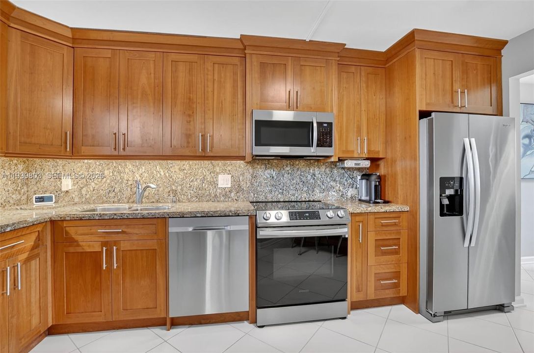 На продажу: $455,000 (3 спален, 2 ванн, 1597 Квадратных фут)