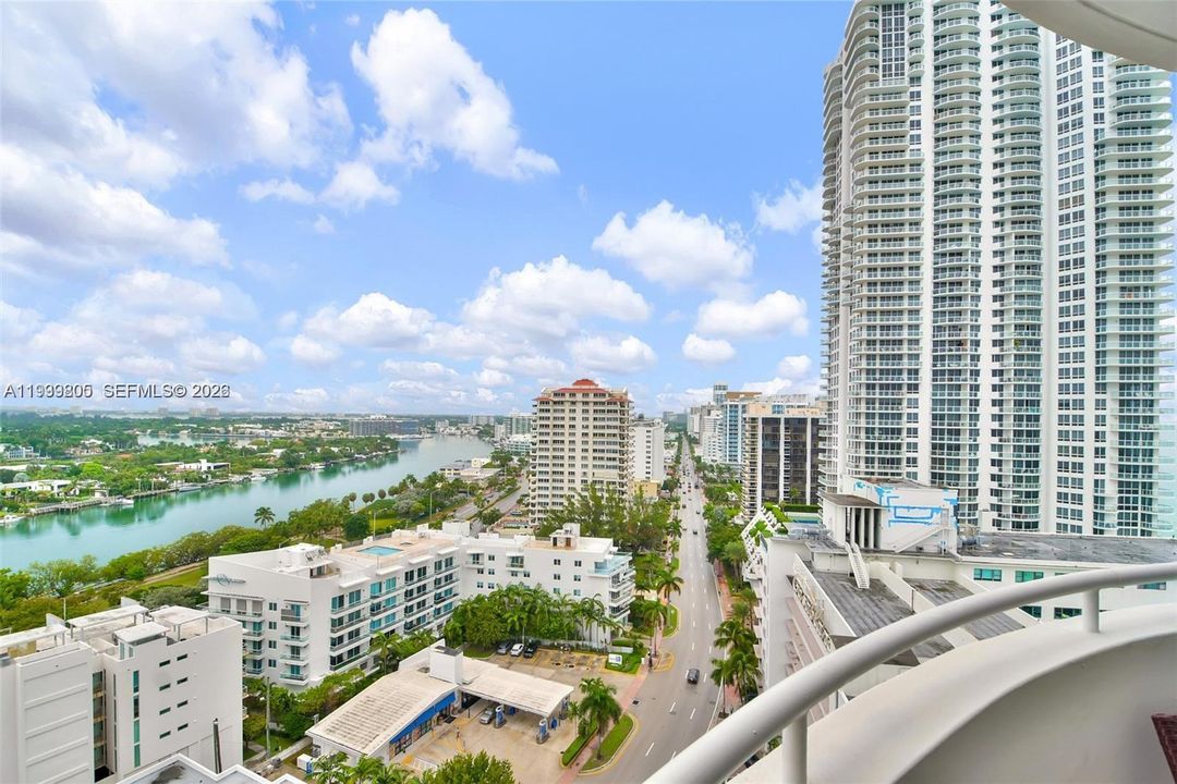 For Rent: $5,199 (2 beds, 2 baths, 1340 Square Feet)