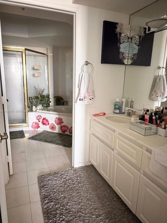 For Rent: $5,199 (2 beds, 2 baths, 1340 Square Feet)