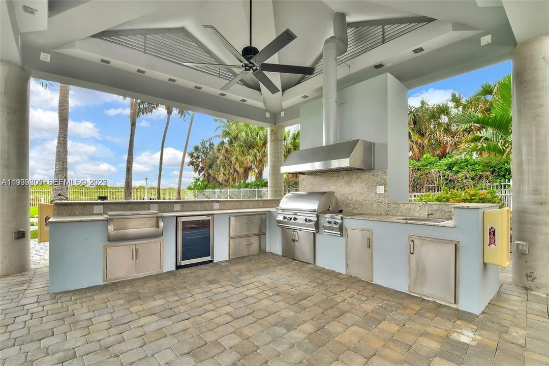 For Rent: $5,199 (2 beds, 2 baths, 1340 Square Feet)