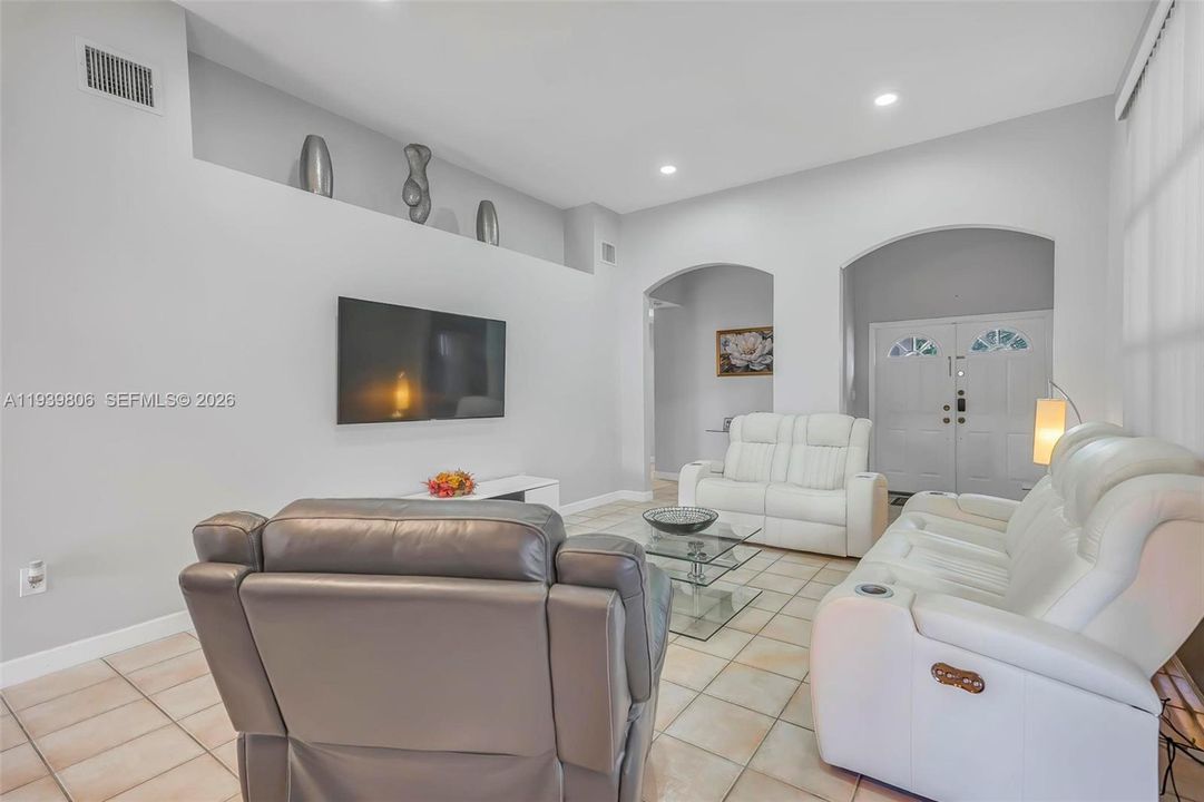 En Venta: $800,000 (3 camas, 2 baños, 1658 Pies cuadrados)