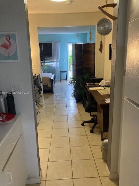 For Rent: $1,800 (0 beds, 1 baths, 450 Square Feet)