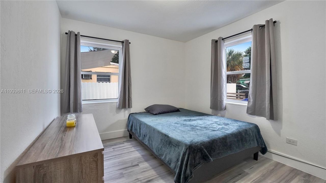 出租: $3,000 (3 贝兹, 1 浴室, 742 平方英尺)