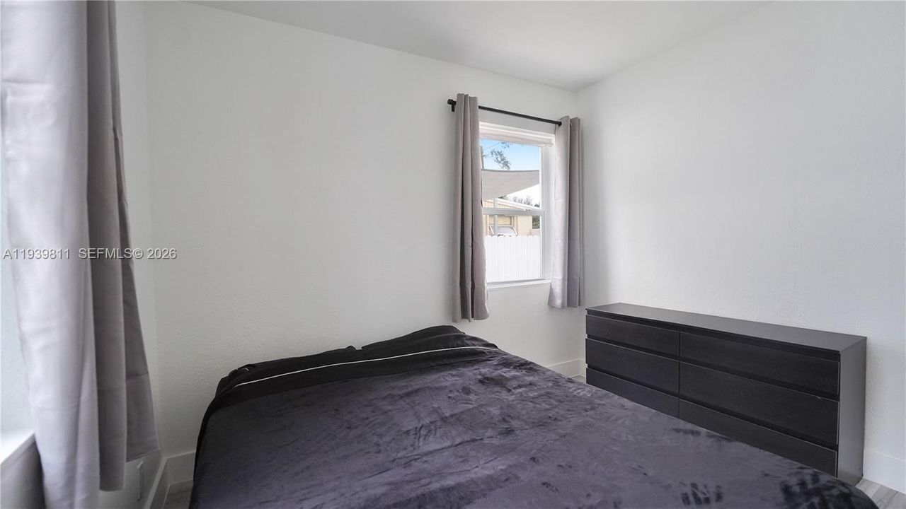 出租: $3,000 (3 贝兹, 1 浴室, 742 平方英尺)