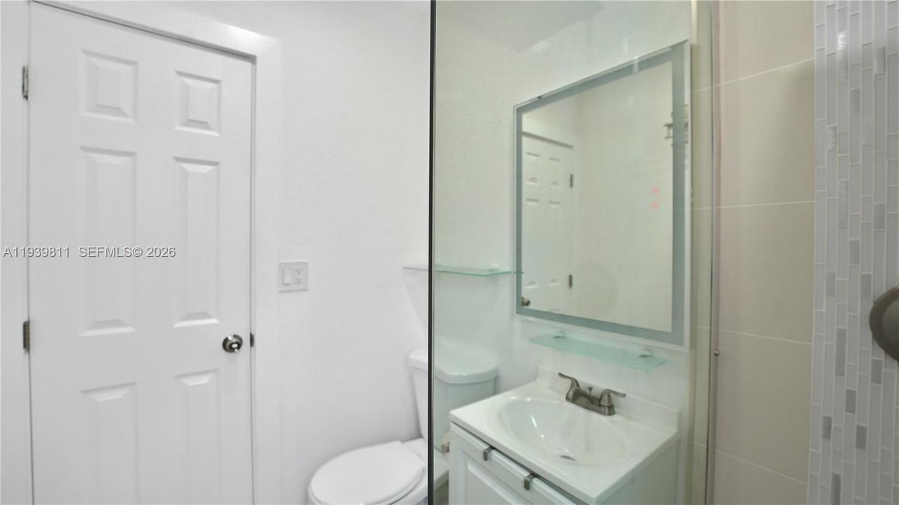 出租: $3,000 (3 贝兹, 1 浴室, 742 平方英尺)