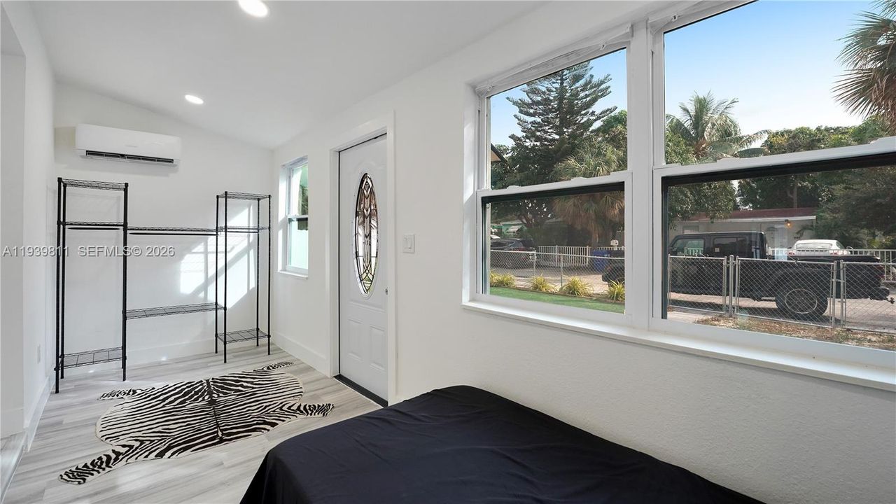 出租: $3,000 (3 贝兹, 1 浴室, 742 平方英尺)