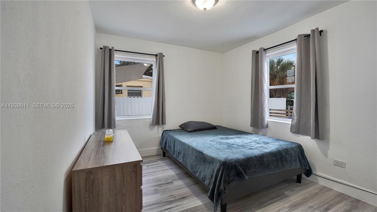 出租: $3,000 (3 贝兹, 1 浴室, 742 平方英尺)