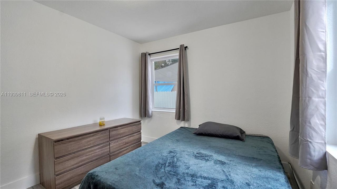 出租: $3,000 (3 贝兹, 1 浴室, 742 平方英尺)