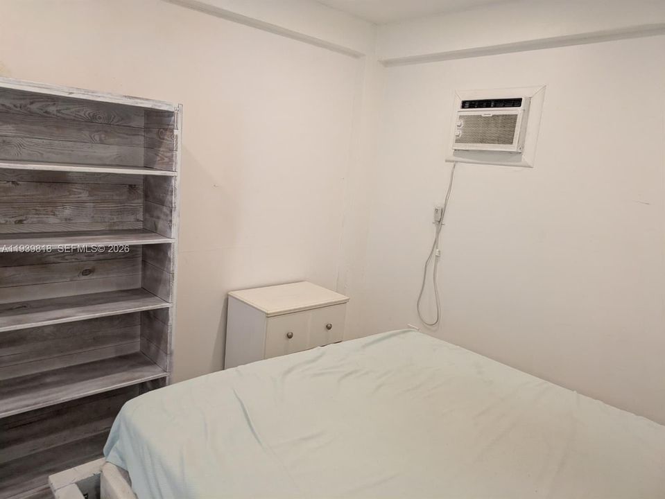 For Sale: $449,000 (3 beds, 2 baths, 924 Square Feet)