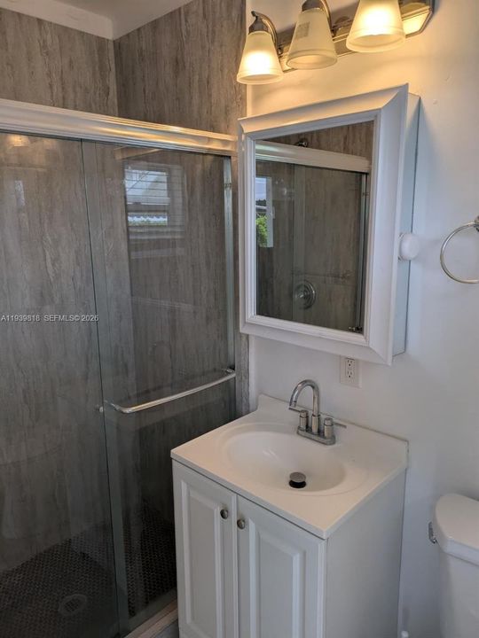 For Sale: $449,000 (3 beds, 2 baths, 924 Square Feet)