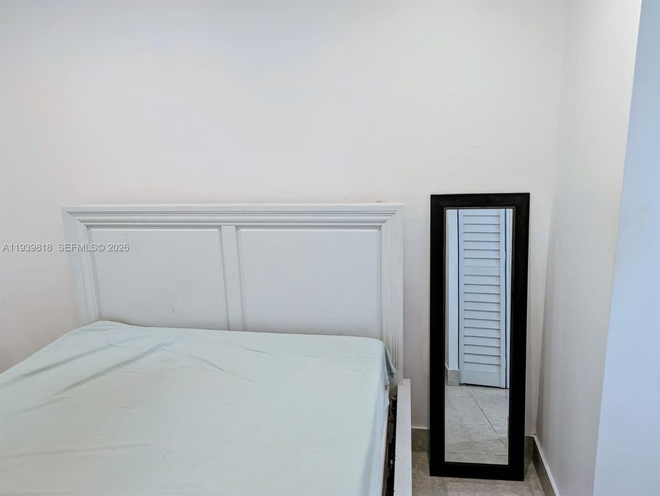 For Sale: $449,000 (3 beds, 2 baths, 924 Square Feet)