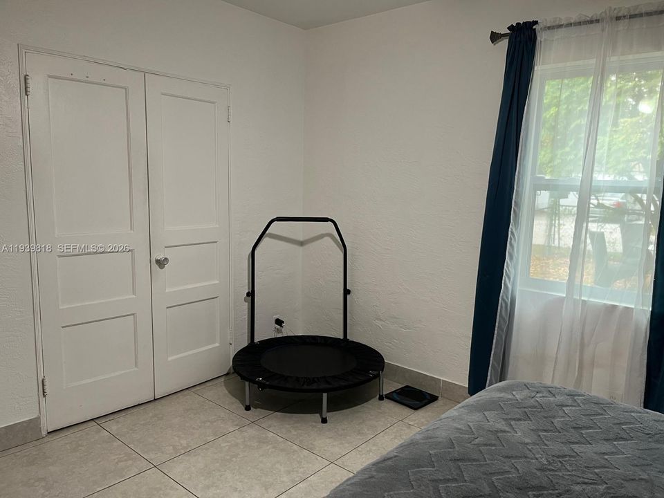 For Sale: $449,000 (3 beds, 2 baths, 924 Square Feet)