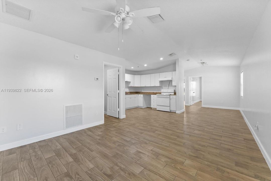 待售: $1,500,000 (0 贝兹, 0 浴室, 4760 平方英尺)