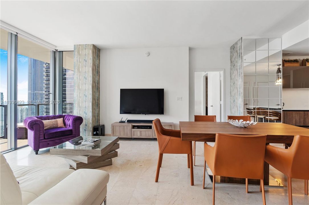 For Sale: $1,250,000 (2 beds, 1 baths, 1206 Square Feet)