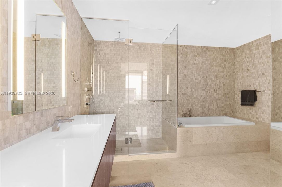 For Sale: $1,250,000 (2 beds, 1 baths, 1206 Square Feet)