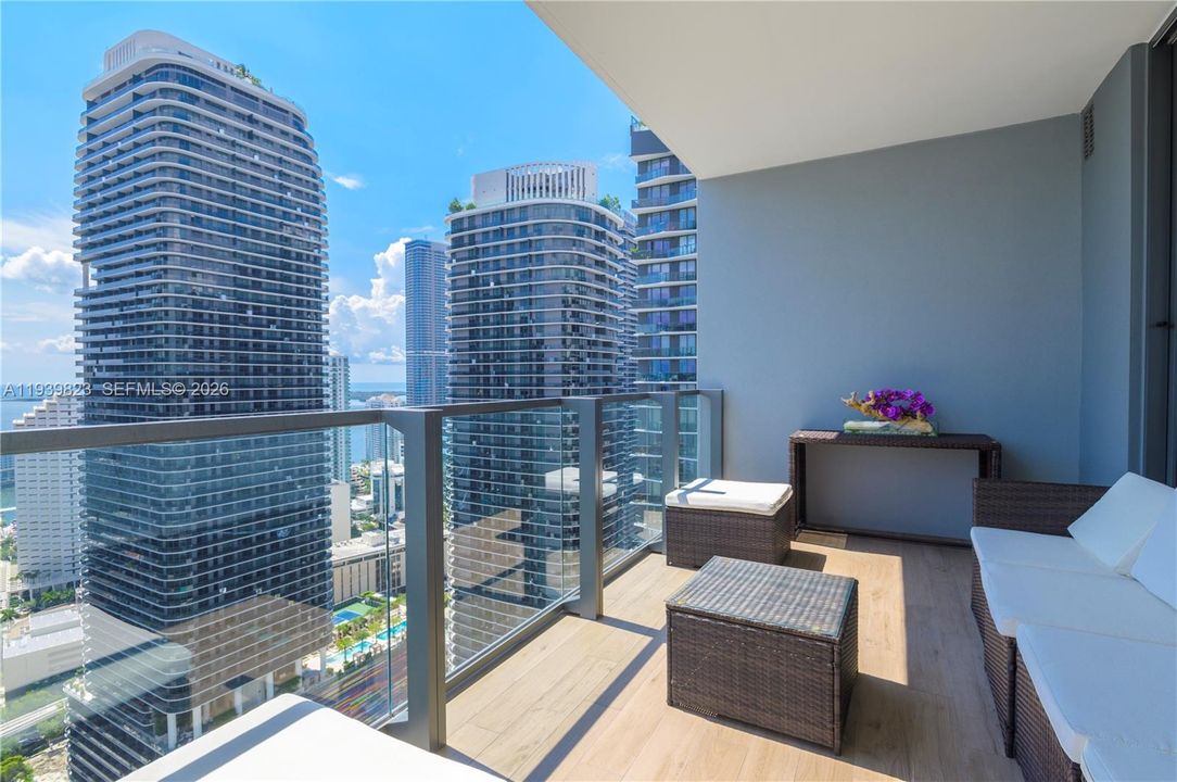 For Sale: $1,250,000 (2 beds, 1 baths, 1206 Square Feet)