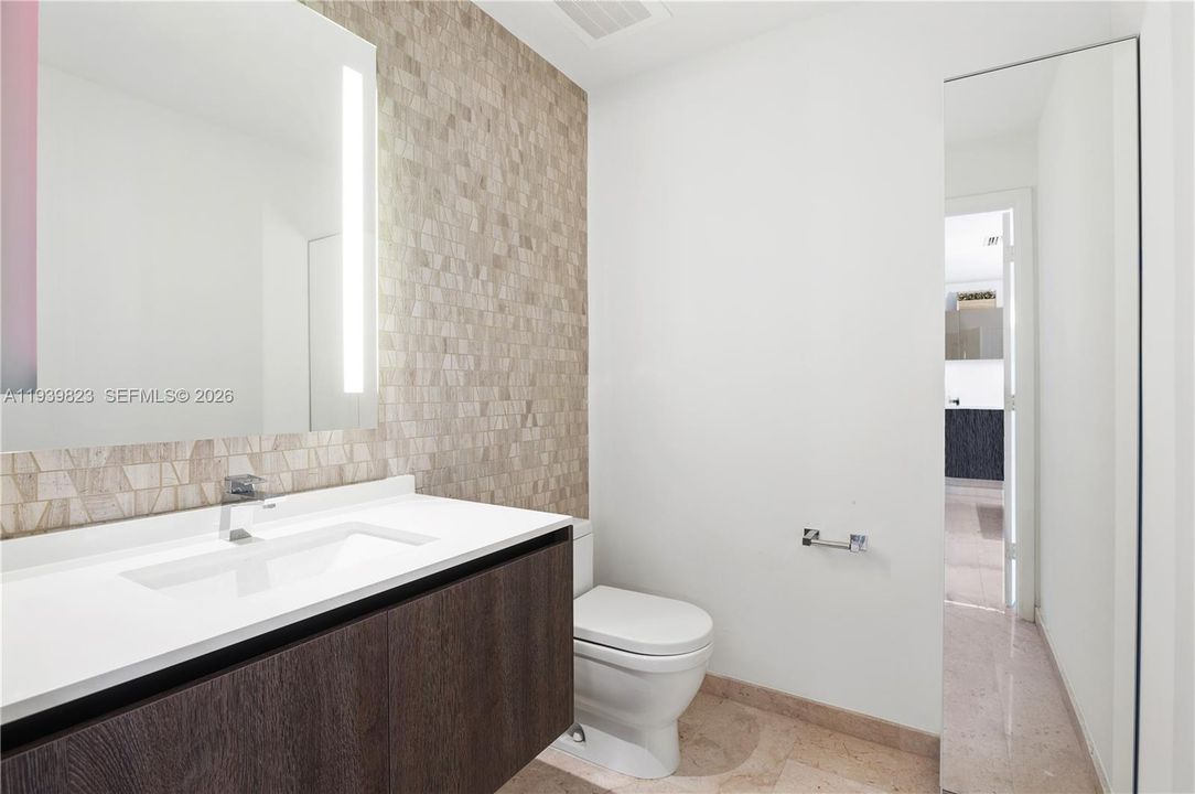 For Sale: $1,250,000 (2 beds, 1 baths, 1206 Square Feet)