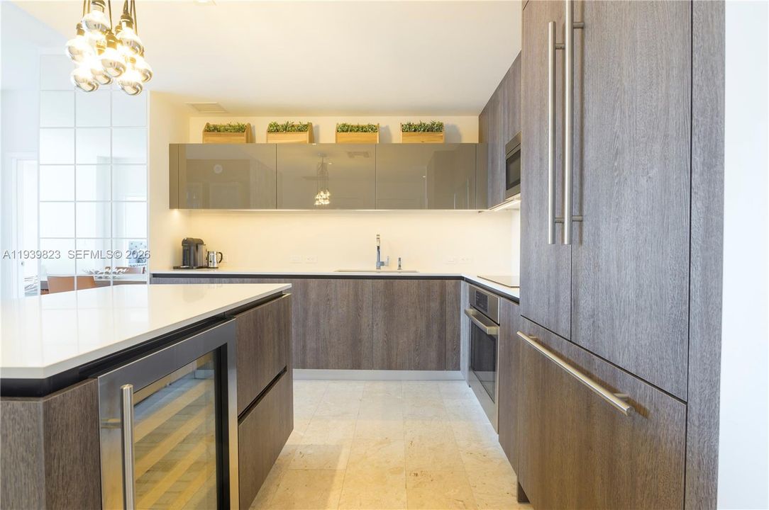 For Sale: $1,250,000 (2 beds, 1 baths, 1206 Square Feet)